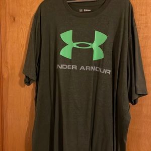 2xlT under armor men’s tee